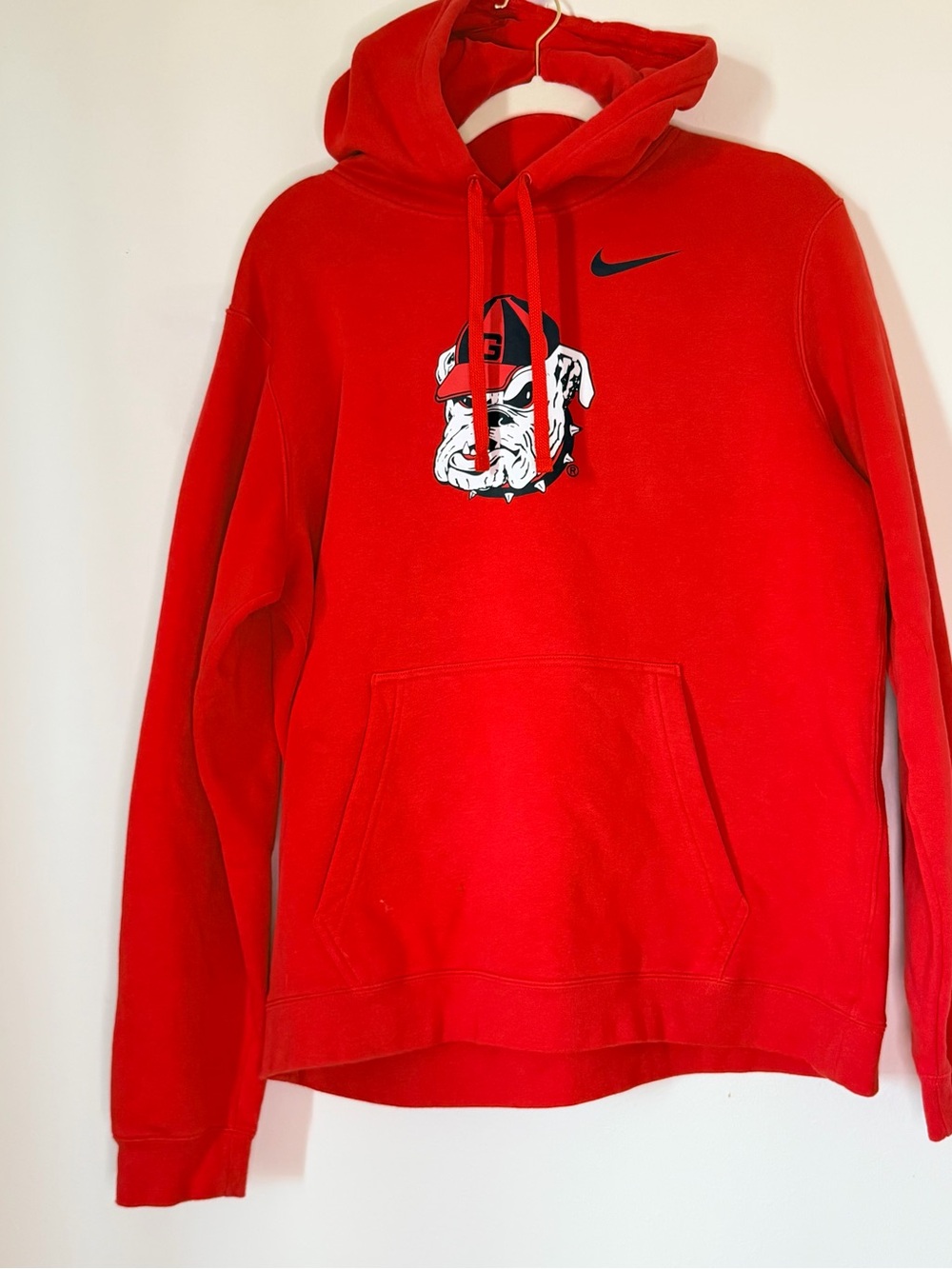 Nike Men’s Red Crewneck Hoodie with Bulldog Graphic